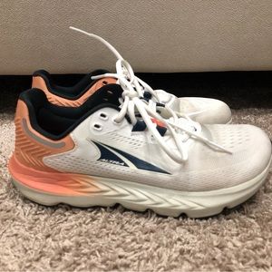 Altra Women’s Provision 7